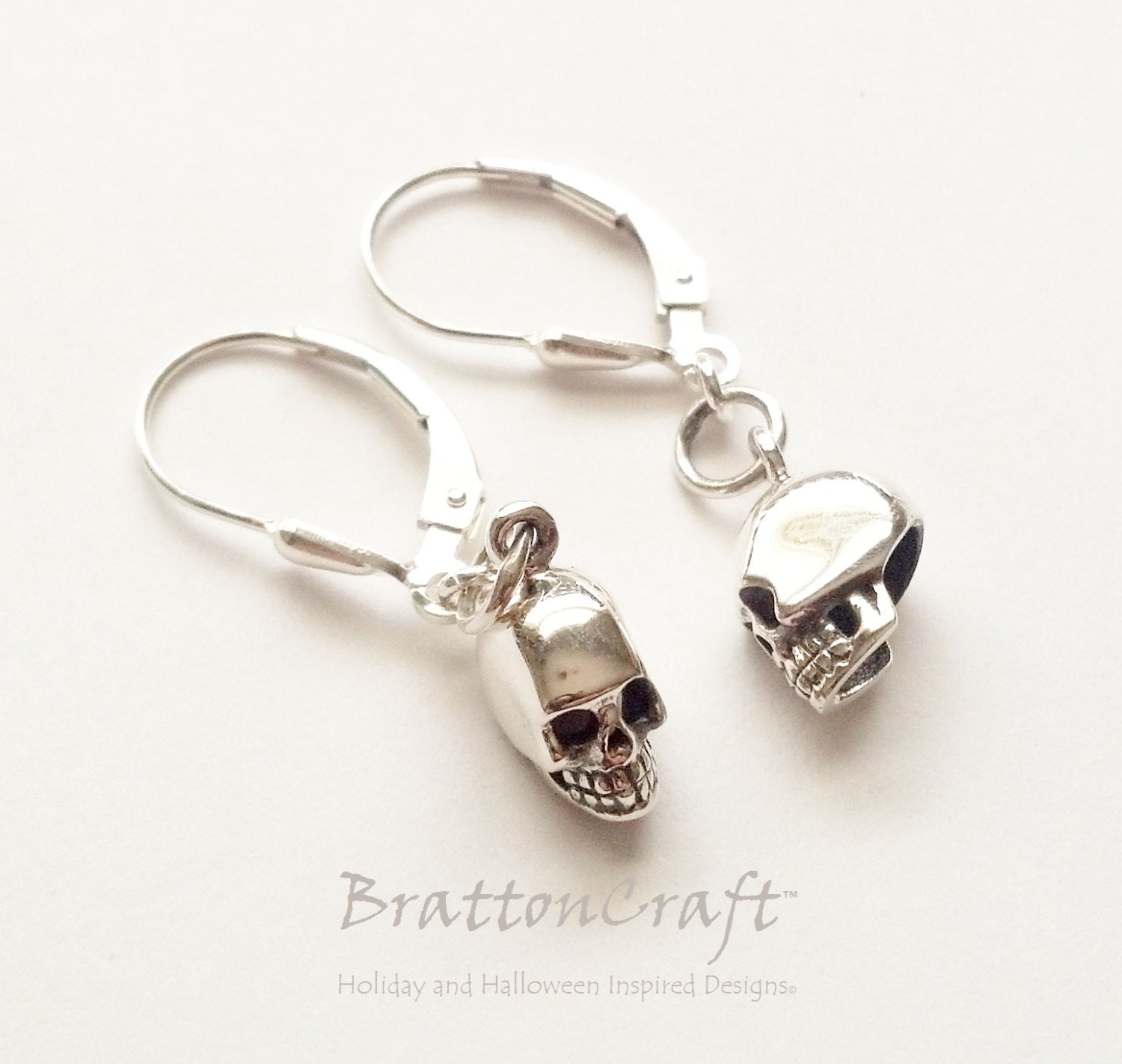 Orecchini A Teschio In Argento Sterling 925 Con Cristallo - Colori Blu/Rosso/Rosa/Verde/Bianco. Gioielli Gotici Punk Per Donne E Ragazze. Regalo Di Halloween Perfetto.