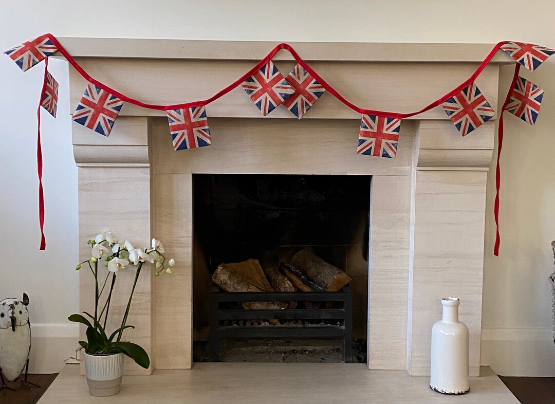 Union jack bunting hi-res stock photography and images