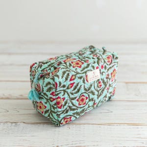 Small Cosmetic Bag, Toiletry Storage, Makeup Bag, Accessories Bag for Women,Organizer Bag,Travel Makeup Bag