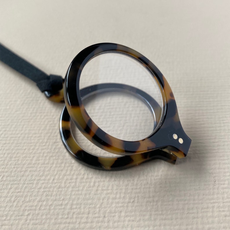 Tortoiseshell Magnifying Glass Necklace Magnifier Necklace Etsy