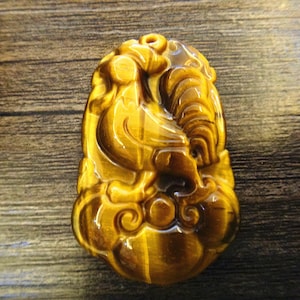 Natural tiger eye stone amulet pendants Chicken