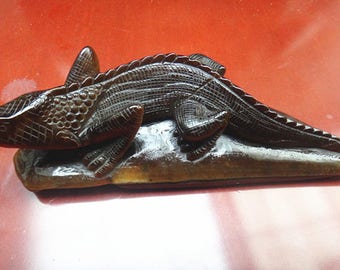 Unique perfect natural Tiger eye stone lizard Charms Carving / Sculpture