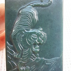 Amuleto mascotte della mascotte della tigre intaglio verde naturale intaglio della tigre