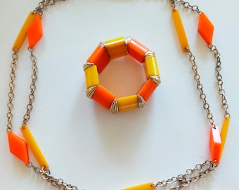 Vintage bakelite necklace and bangle bracelet vibrant orange and yellow