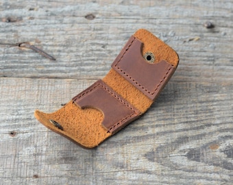 Genuine Leather Guitar shaped pick holder,  Guitar Pick Holders with Keyring Guitar Plectrums Bag for Guitar Pick Bag