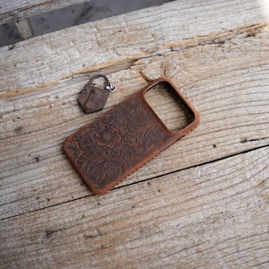 Genuine  leather iphone  18  17 pro / 17 air / 17 Pro Max / 16 pro / 16 plus / 16    Embossed  leather Case 17e