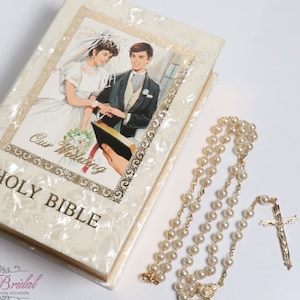 FAST SHIPPING!! Beautiful Bible with Rosary, Wedding Bible, Wedding Gift, Anniversary Gift, English Bible