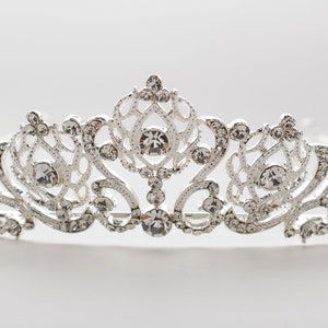 FAST Shipping!!! Silver Swarovski Bride Tiara, Crystal Tiara, Wedding Tiara, Princess Tiara, Sweet 16 Quinceañera, Sparkling Bridal Crown