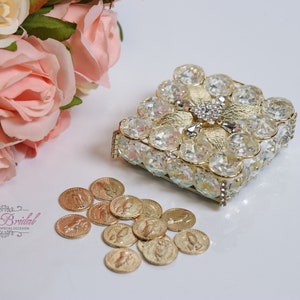 ENVÍO RÁPIDO Hermosos arreglos nupciales de oro brillante, hermosa caja de arreglos nupciales de cristal, impresionante caja de monedas de unidad de novia con brillo