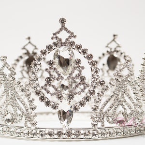 FAST SHIPPING! Silver Sparkling Tiara, Crystal Tiara, Wedding Tiara, Crown, Princess Tiara, Quinceañera, Sweet 16 Tiara, Bridal Tiara