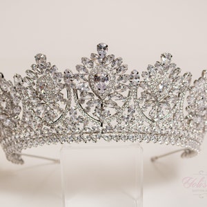FAST SHIPPING!!! Zirconia Tiara, Brial Tiara, Quinceañera Tiara, Crystal Tiara, Wedding Tiara, Crown Wedding Headpiece,  Bridal Headpiece