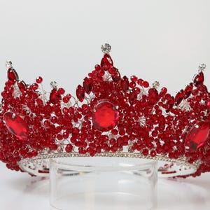 FAST SHIPPING! Beautiful Silver Red Tiara with Crystals, Crystal Tiara, Wedding Tiara, Crown, Princess Tiara, Quinceañera, Sweet 16 Tiara