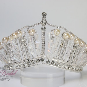 FAST SHIPPING! Silver Tiara with Crystals and Pearls, Crystal Tiara, Wedding Tiara, Crown, Princess Tiara, Quinceañera, Sweet 16 Tiara