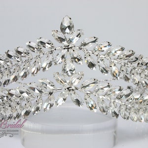 FAST SHIPPING! Crystal Silver Tiara, Crystal Tiara, Wedding Tiara, Crown, Princess Tiara, Quinceañera, Sweet 16 Tiara, Bridal