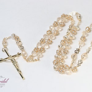 ¡ENVÍO RÁPIDO! Hermoso rosario de oro hecho a mano, ideal para bodas, comuniones, bautizos y confirmaciones.