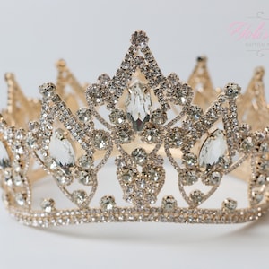 FAST SHIPPING!! Gold Round Crown, Royal Crown, Full Crown, Tiara, Wedding Crown, Crown, Quinceañera, Crystal Crown, Sweet 16