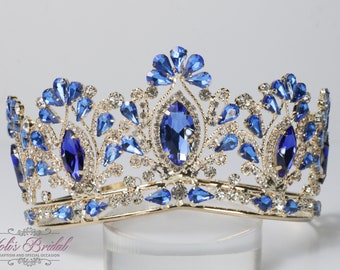 ¡ENVÍO RÁPIDO! Tiara refinada de oro adornada con cristales azul real, cristales azules, boda, novia brillante, dulce 16, quinceañera, novia