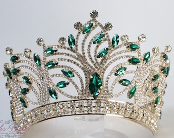 FAST SHIPPING!!! Gold with Jade Stones Crown, Gorgeous Gold Tiara, Stunning Sparkle Gold Tiara, Green Tiara, Jade Tiara, Green Crown