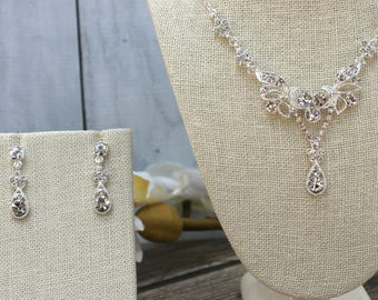 FAST SHIPPING!! Beautiful Swarovski Crystals Jewelry Set, Bridal Set, Bridal Jewelry Set, Sweet 16 Jewelry Set, Bridesmaid Jewelry Set