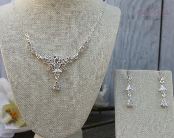 FAST SHIPPING!! Beautiful Swarovski Crystals Jewelry Set, Bridal Set, Bridal Jewelry Set, Sweet 16 Jewelry Set, Bridesmaid Jewelry Set