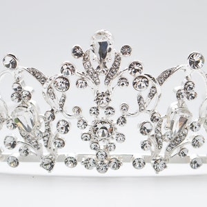 FAST Shipping!!! Silver Swarovski Bride Tiara, Crystal Tiara, Wedding Tiara, Princess Tiara, Sweet 16 Quinceañera, Sparkling Bridal Crown