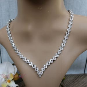 FAST SHIPPING Beautiful Zirconia Necklace, Bridal Zirconia Necklace, Bridal Necklace, Sweet 16 Necklace, Quinceañera Necklace, Gift image 4