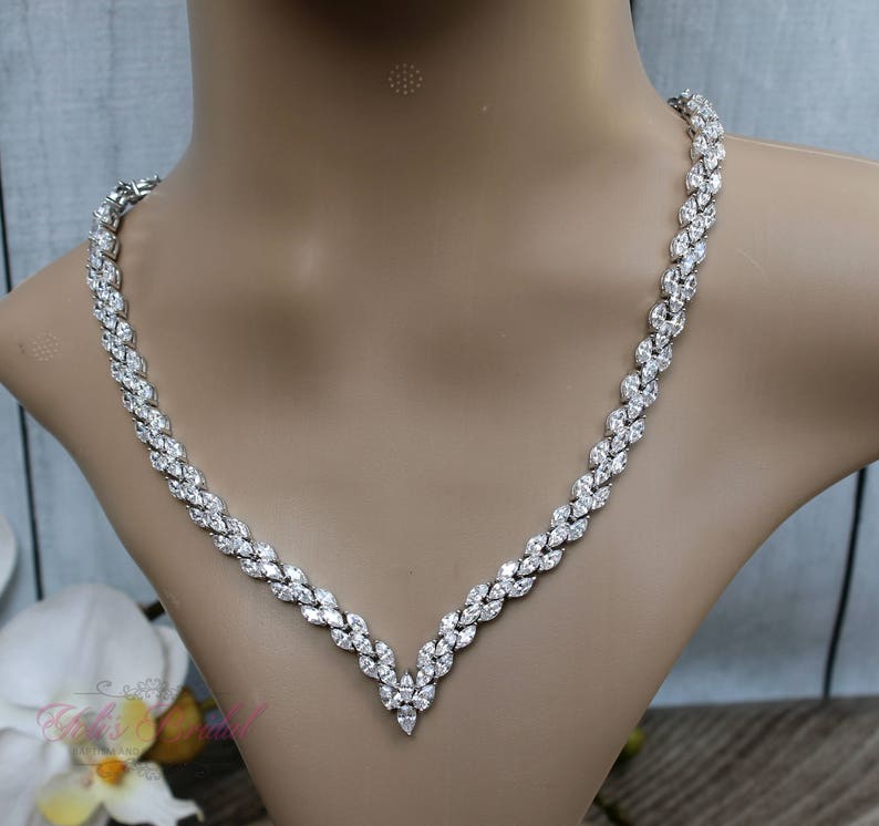 FAST SHIPPING Beautiful Zirconia Necklace, Bridal Zirconia Necklace, Bridal Necklace, Sweet 16 Necklace, Quinceañera Necklace, Gift image 4