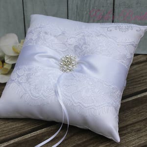 FAST SHIPPING Romantic Ring Pillow, White Ring Pillow, Vintage Ring Pillow, Ring Bearer Pillow, Shabby Chic Ring Pillow, Lace Ring Pillow image 2