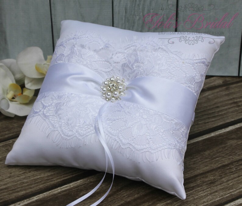 FAST SHIPPING Romantic Ring Pillow, White Ring Pillow, Vintage Ring Pillow, Ring Bearer Pillow, Shabby Chic Ring Pillow, Lace Ring Pillow image 2