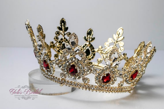 Beautiful gold quinceañera crown with many crystals! Gold Quinceanera Tiara with Clear Stones - T049 – ABC Fashion main image 3