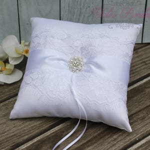 FAST SHIPPING Romantic Ring Pillow, White Ring Pillow, Vintage Ring Pillow, Ring Bearer Pillow, Shabby Chic Ring Pillow, Lace Ring Pillow image 3