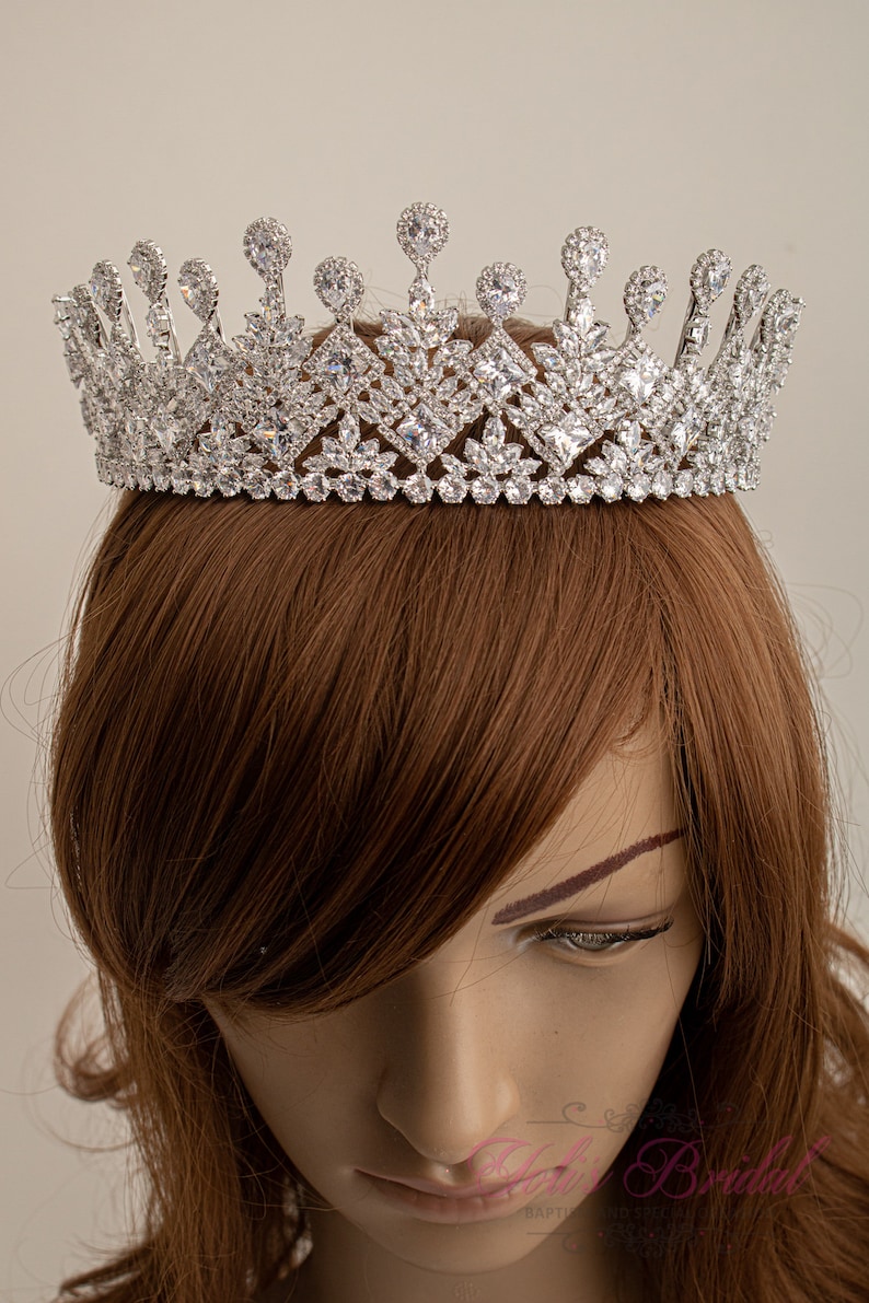 FAST SHIPPING!! Quincea\u00f1era Tiara Silver Tiara Silver Tiara Crown Wedding Headpiece Zirconia Silver Tiara Headpiece. Crystal Tiara