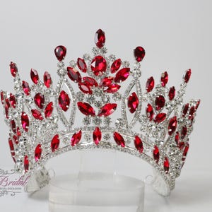 FAST SHIPPING! Silver Sparkling Tiara with Rubi Stones, Crystal Tiara, Wedding Tiara, Crown, Princess Tiara, Quinceañera, Sweet 16 Tiara