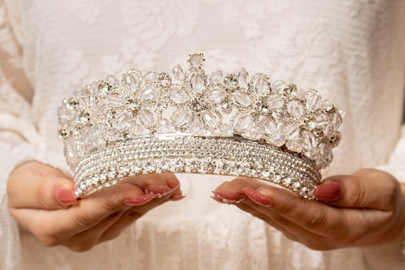 FAST SHIPPING! Silver Sparkling Tiara, Crystal Tiara  display picture 2