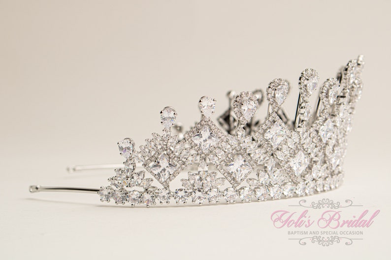 FAST SHIPPING!! Quincea\u00f1era Tiara Silver Tiara Silver Tiara Crown Wedding Headpiece Zirconia Silver Tiara Headpiece. Crystal Tiara