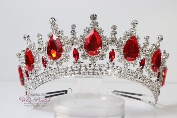 Silver Crown Tiara With Clear Stones Silver Crown Tiara With Clear Stones