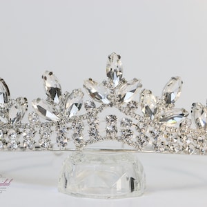 FAST SHIPPING! Silver Sparkling Tiara, Crystal Tiara, Wedding Tiara, Crown, Princess Tiara, Quinceañera, Sweet 16 Tiara, Bridal Tiara