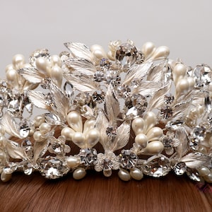 Silver Swarovski Tiara, Quinceañera Tiara, CrystalTiara ,Wedding Tiara, Wedding Headpiece, Bridal Tiara, Crystal Headpiece, Bridal Headpiece