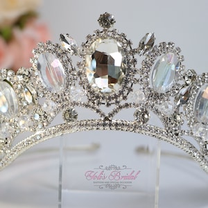 FAST SHIPPING! Silver Sparkling Tiara, Crystal Tiara, Wedding Tiara, Crown, Princess Tiara, Quinceañera, Sweet 16 Tiara, Bridal Tiara