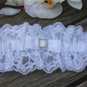 FAST Shipping!!!!  Beautiful White Wedding Garter, Bridal Garter, Garter, Rhinestones Garter, Wedding Garter, Lace garter, Lace and Satin
