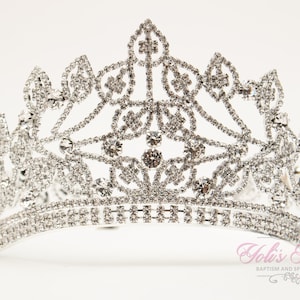 FAST SHIPPING!! Silver Round Crown, Royal Crown, Full Crown, Tiara, Wedding Crown, Crown, Quinceañera, Crystal Crown, Sweet 16, Pageant