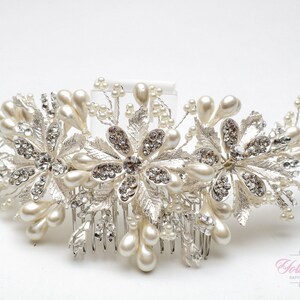 FAST SHIPPING!! Swarovski Silver and Fresh Water Pearls  Hair Comb, Crystal Hair Comb, Swarovski Hair Comb