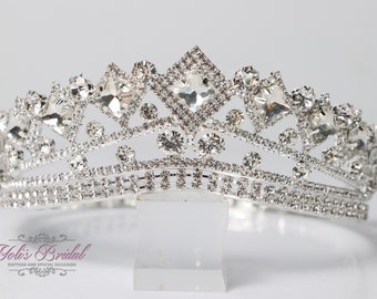 FAST SHIPPING! Silver Sparkling Tiara, Crystal Tiara, Wedding Tiara, Crown, Princess Tiara, Quinceañera, Sweet 16 Tiara