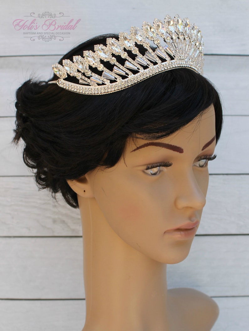 Wedding Tiara Bridal Tiara Crystal Tiara Silver Sparkling Tiara Quincea\u00f1era Crown FAST SHIPPING Sweet 16 Tiara Princess Tiara