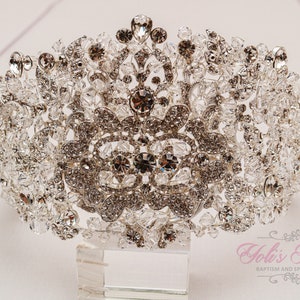 FAST SHIPPING!!! Beautiful Silver Swarovski Tiara, Quinceañera Tiara, Crystal Tiara, Wedding Tiara ,Crown, Wedding Headpiece, Bridal Tiara.