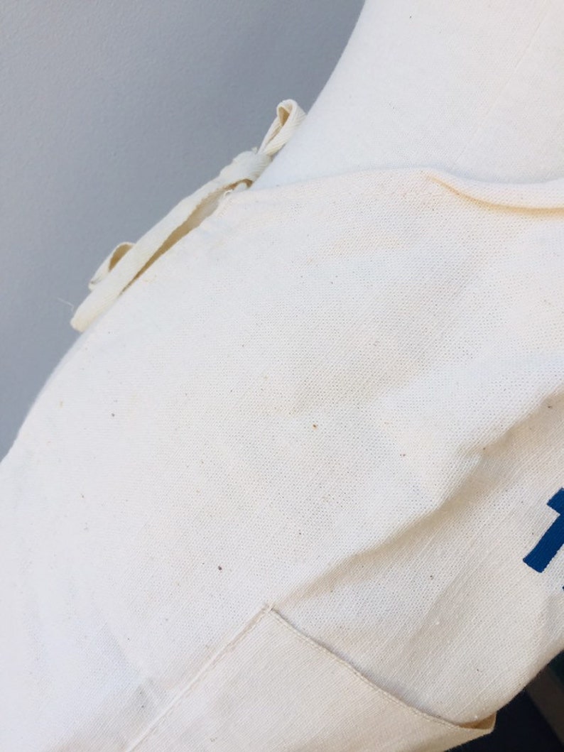 One Size Thomasville Inc GA Georgia Crate and Basket Co Vintage Canvas Feel Advertising Apron w Navy Blue Text Logo /& Pocket