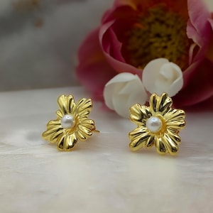 Brincos de pérolas com pétalas de flores, brincos de pérolas de água doce em prata esterlina, joias para madrinhas, brincos de pérolas para noivas