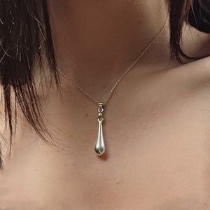 Silver Teardrop Necklace - Waterdrop Pendant - Minimalist Chain Necklace - Anniversary Gift for Her