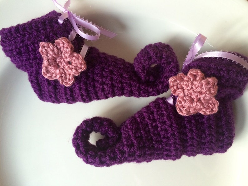 Crochet elf slipper booties curly toe elf shoes fairy baby Crochet elf slipper booties curly toe elf shoes fairy baby