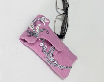 Etui à lunettes 06 - fait main, design original, laine de mouton, broderie perlée. La personnalisation est possible